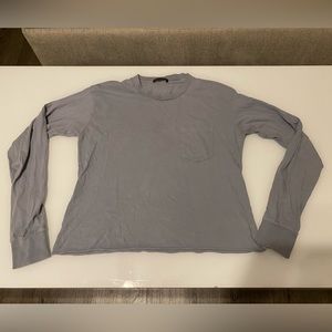 gray long sleeve tshirt